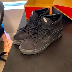Men’s black high top Vans size 11